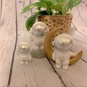 ✨BOGO✨ Astronaut Space Figurines set